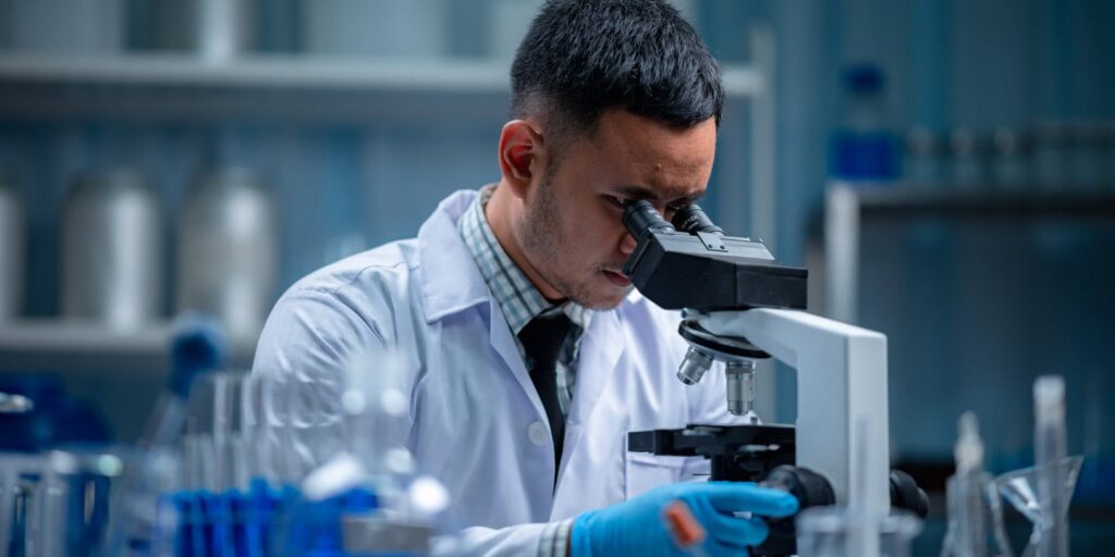 Trusting experts: the divide between liberals and conservatives