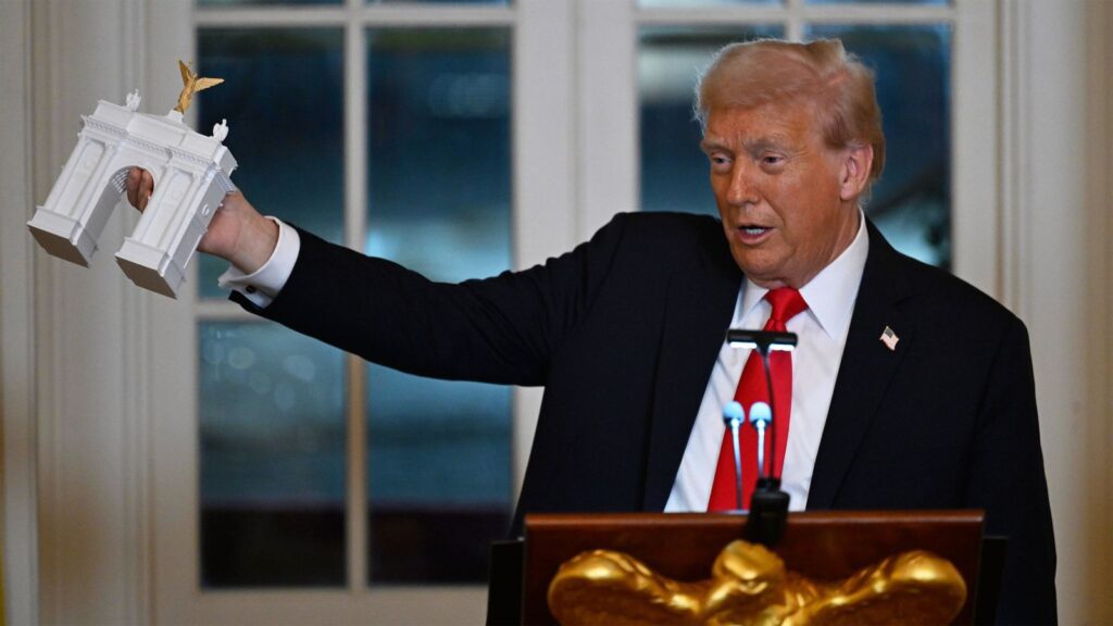 Trump creates his own versailles by the river