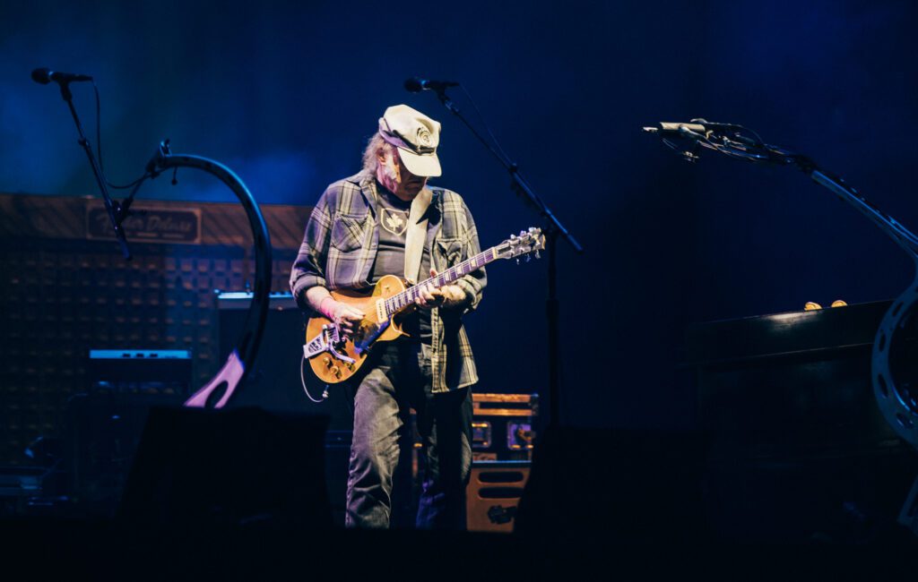 Neil young critiques trump and tech titans in bold new