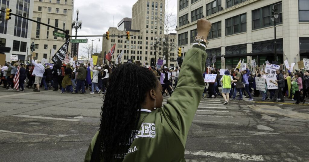 Voices of insight: the overlooked forecasters of change